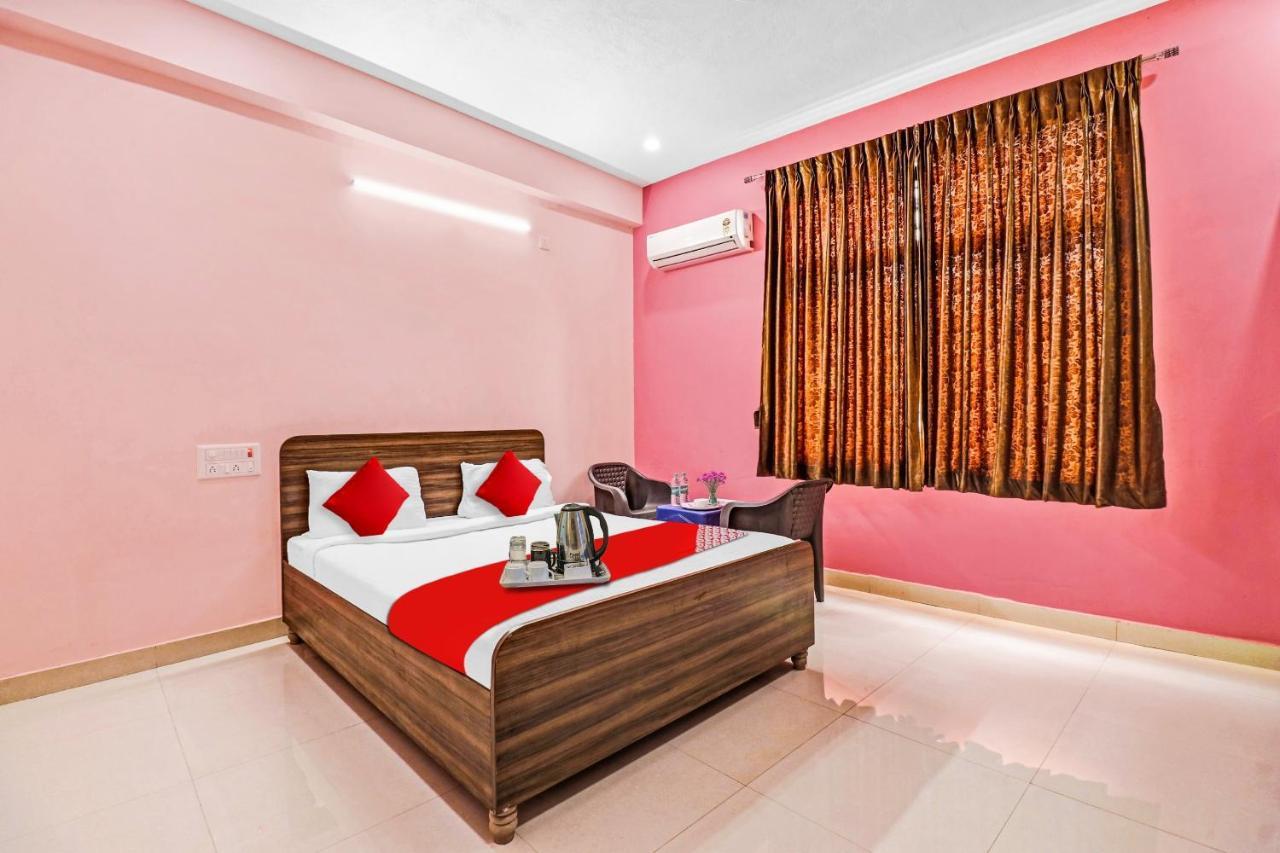 Oyo Flagship Hotel Golden Suites Bangalore Bagian luar foto