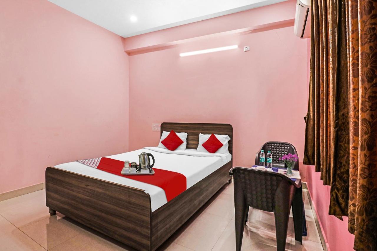 Oyo Flagship Hotel Golden Suites Bangalore Bagian luar foto